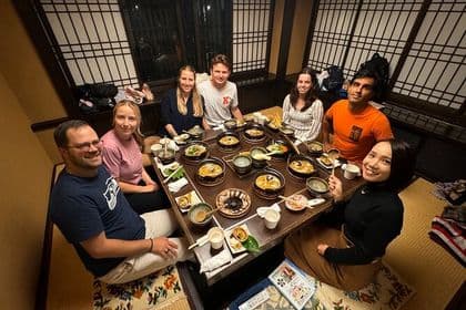 Kanazawa Night Tour with Local Meal and Drinks