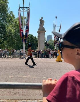 Family Walking Tour of Westminster Abbey & London’s Best Sights