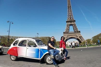 Half day trip in Paris in a vintage and convertible car with a Parisian