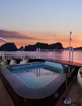 2-Day Cruise of Halong Bay Wonders