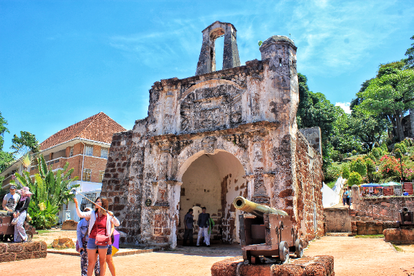 A’Famosa & Porta de Santiago