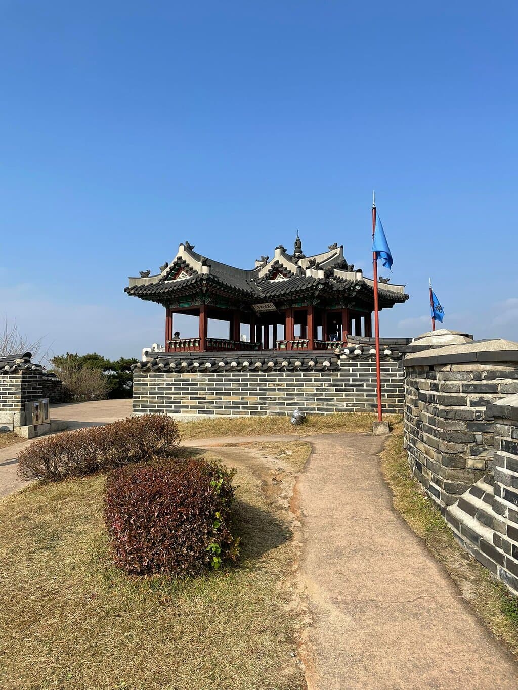 Banghwasuryujeong Pavilion (Dongbukgakru)