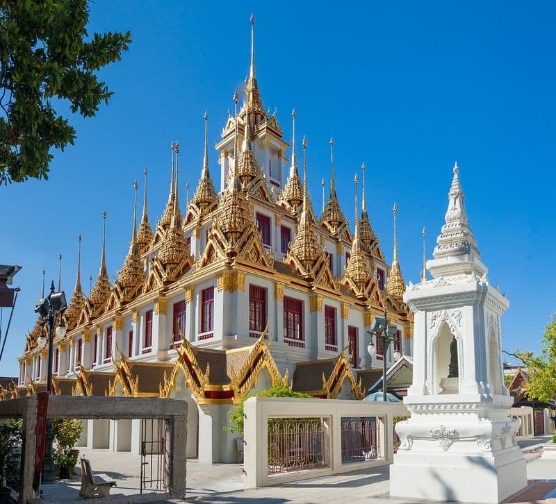 Wat Ratchanatdaram Woravihara (Loha Prasat)