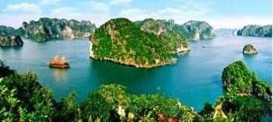 Bai Tu Long Bay