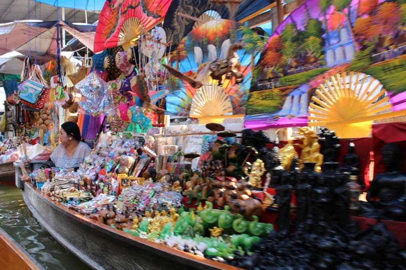 Damnoen Saduak Floating Market