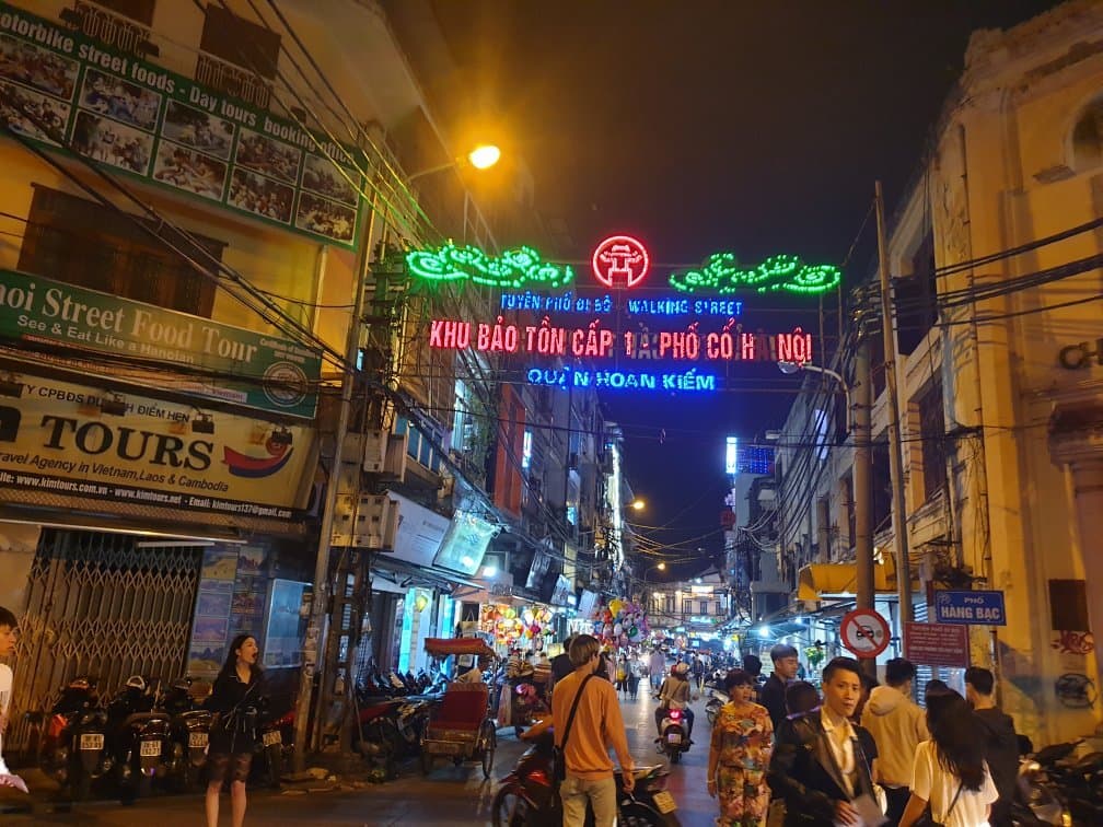 Ta Hien Street