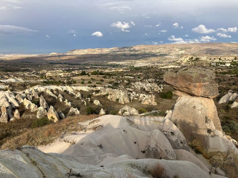 The Three Beauties (Uc Guzeller)