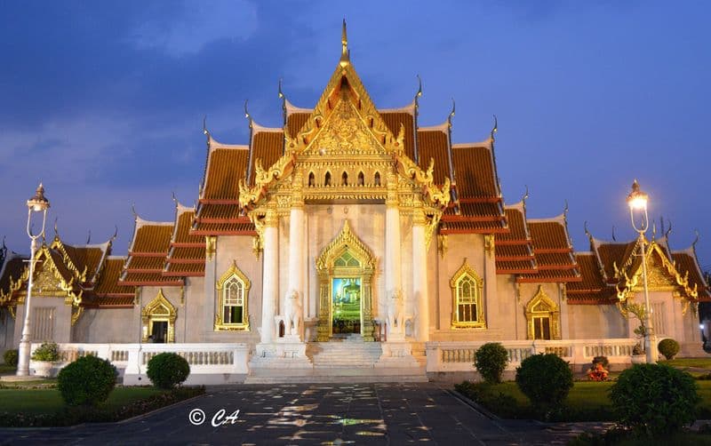 Wat Benchamabophit (The Marble Temple)