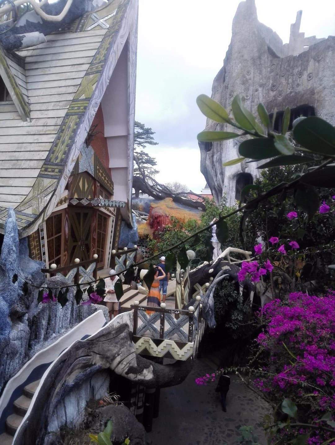 Hang Nga Guest House and Art Gallery