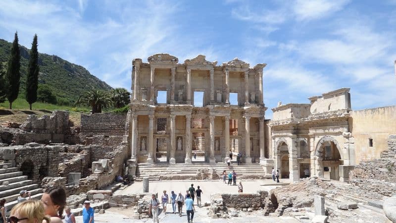 Efes Antik Kenti Tiyatrosu