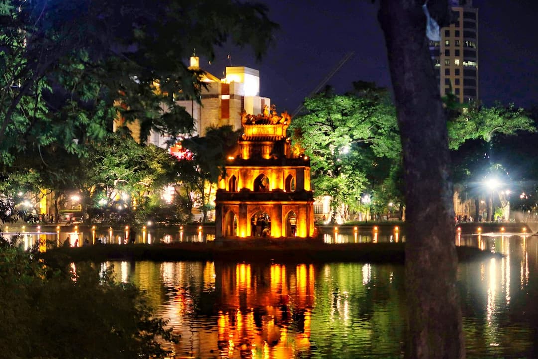 Hoan Kiem Lake Walking Street