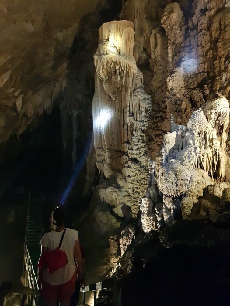 Lung Khuy Cave