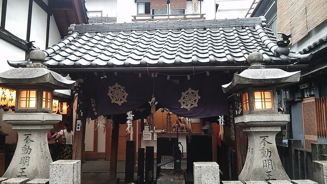 Hozenji Yokocho