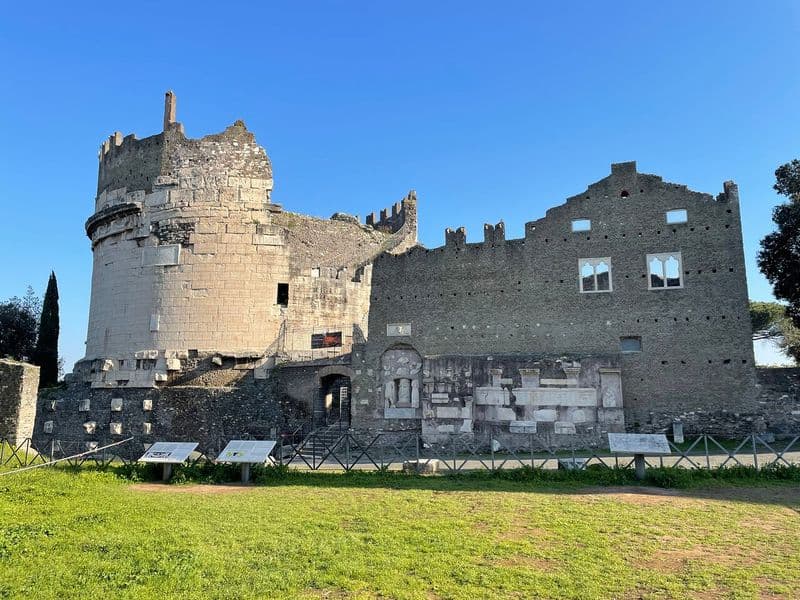 Mausoleo di Cecilia Metella e Castrum Caetani - Parco Archeologico dell'Appia Antica