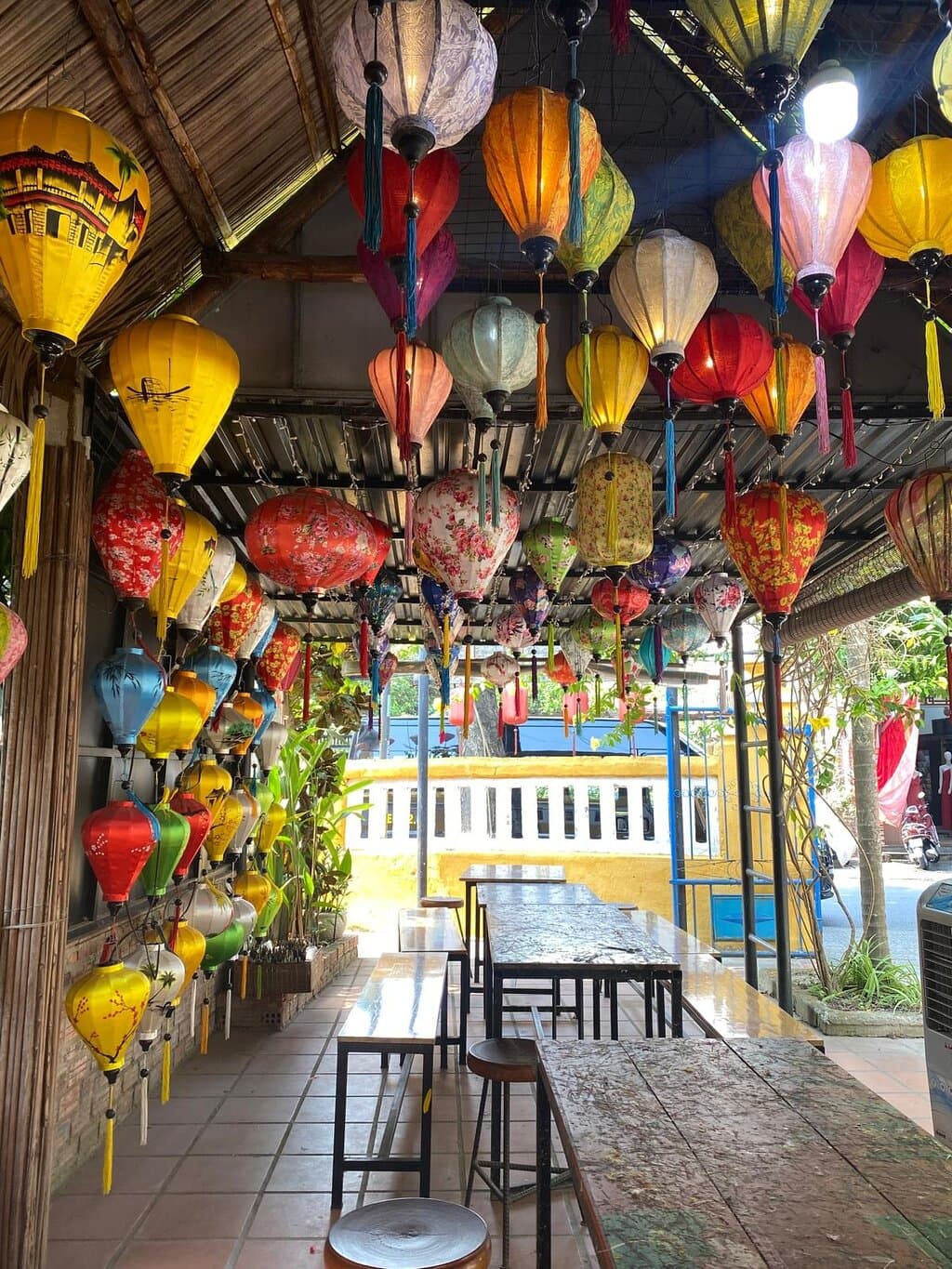 Pho Hoi Lantern